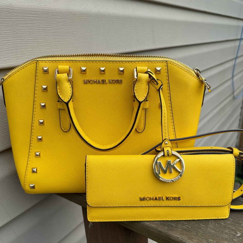 Michael Kors NWOT Studded Ciara satchel with matching Wallet $600 retail